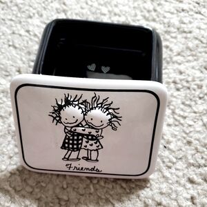 ENESCO  NWT  Vintage Trinket box